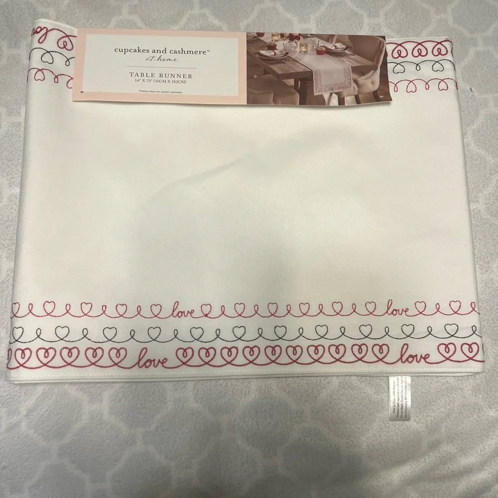 Cupcakes & Cashmere Elegant‎ White Table Runner
